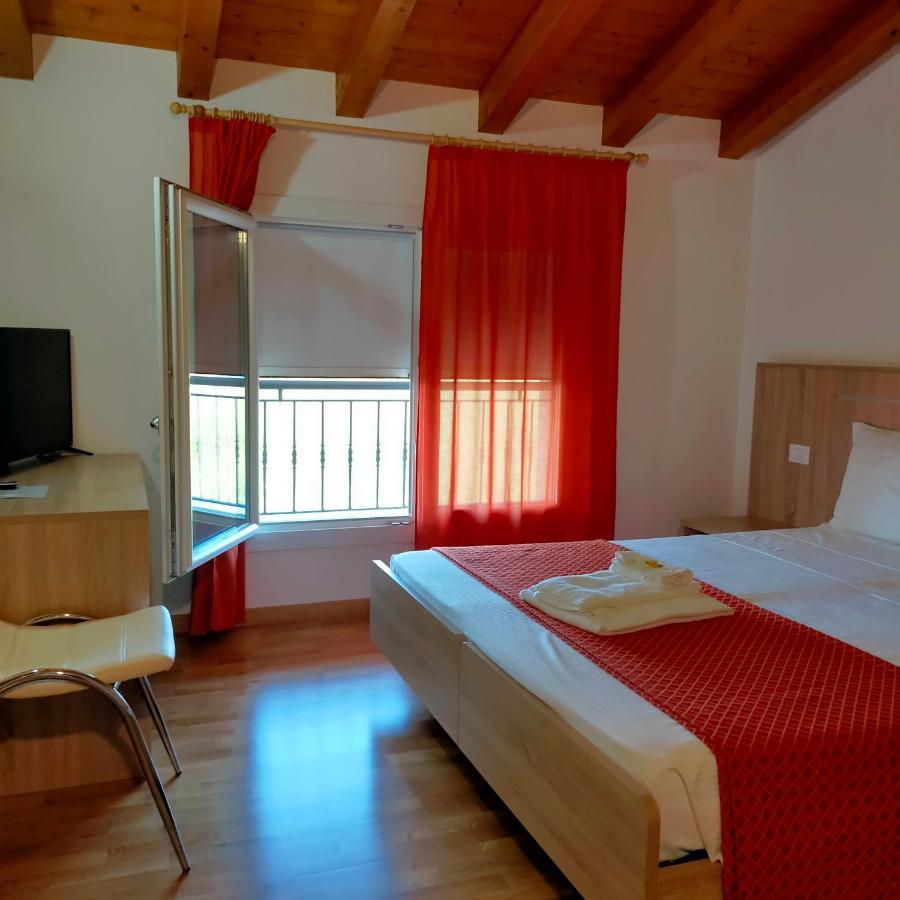 Al Cavaliere Villa Pordenone Buitenkant foto
