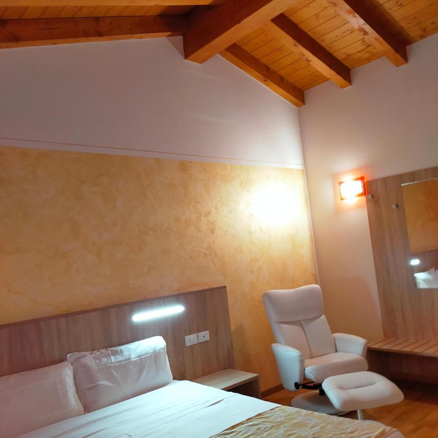 Al Cavaliere Villa Pordenone Buitenkant foto